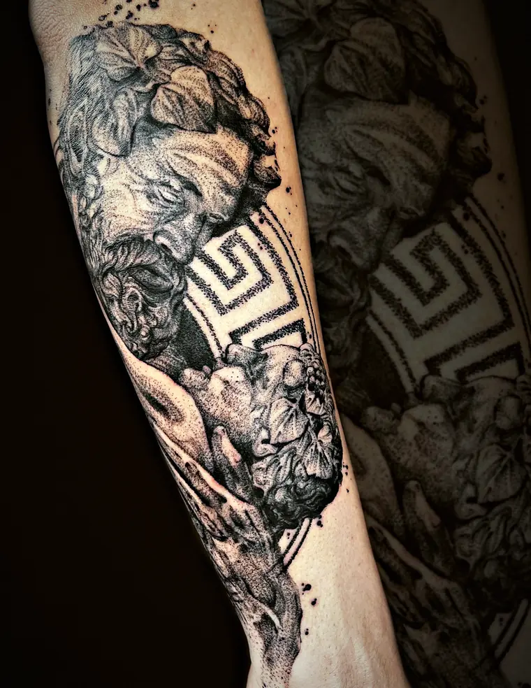 Lion and classical figures sleeve tattoo by Damián Calandra